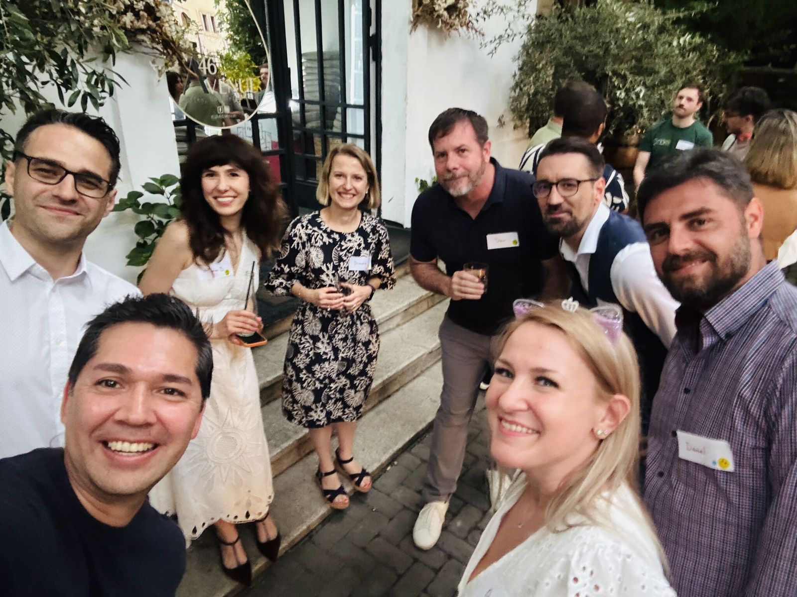 Eric Melchor taking a selfie with guests at Founders & Builders Night