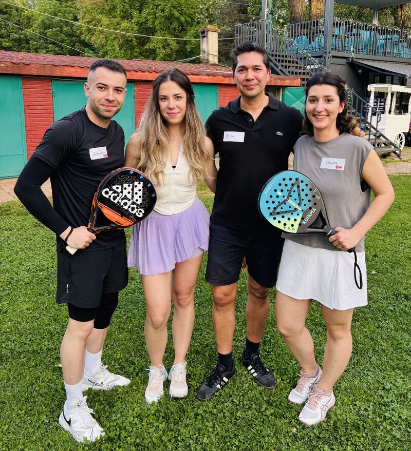 Eric Melchor with padel players at the Padel & Prosecco night in Bucharest